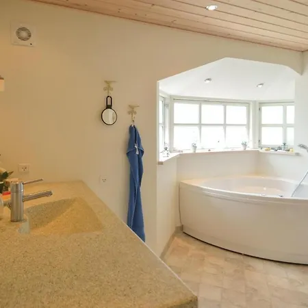 Holiday home 2 Bedroom Amazing In Vaeggerlose *