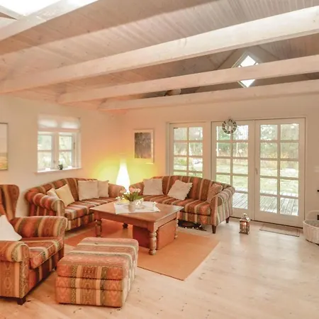2 Bedroom Amazing In Vaeggerlose