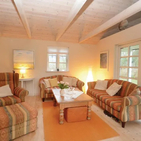 2 Bedroom Amazing In Vaeggerlose Holiday home Boto By